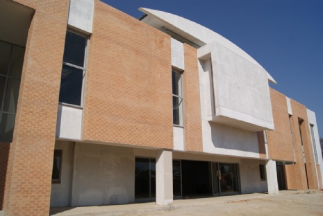 Shul front view 01.jpg